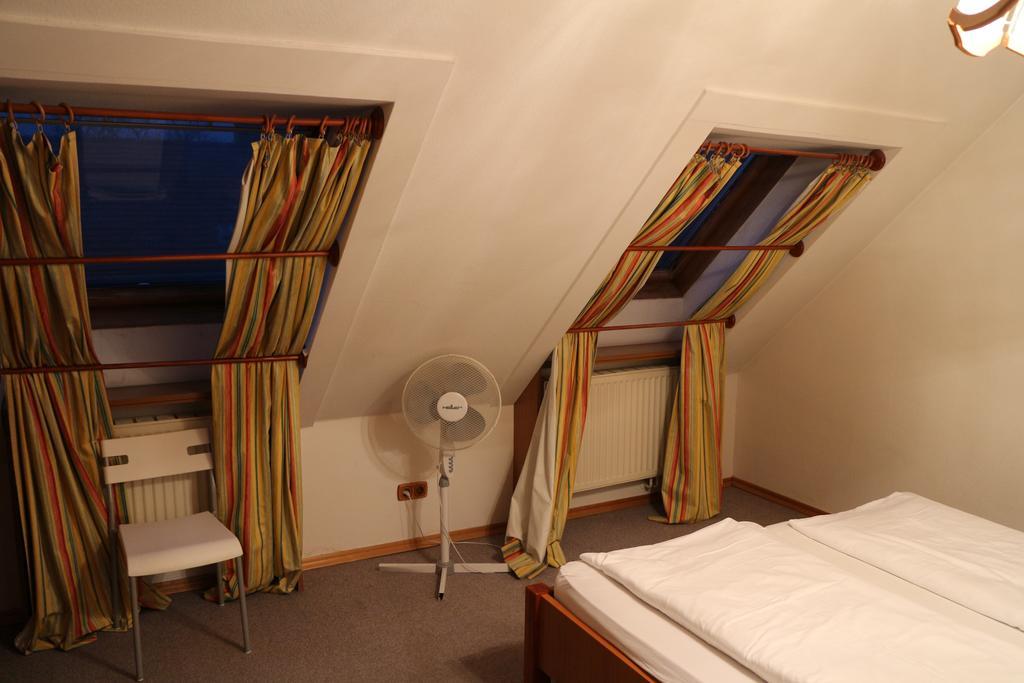 Suite Hotel 200M Zum Prater Viena Quarto foto