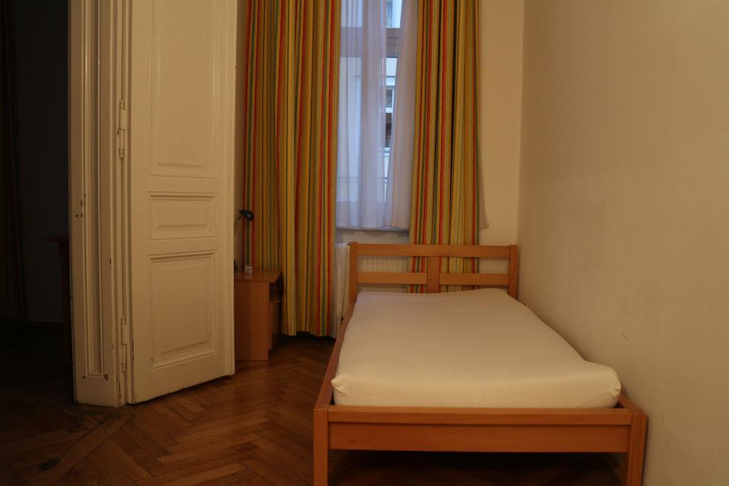 Suite Hotel 200M Zum Prater Viena Quarto foto