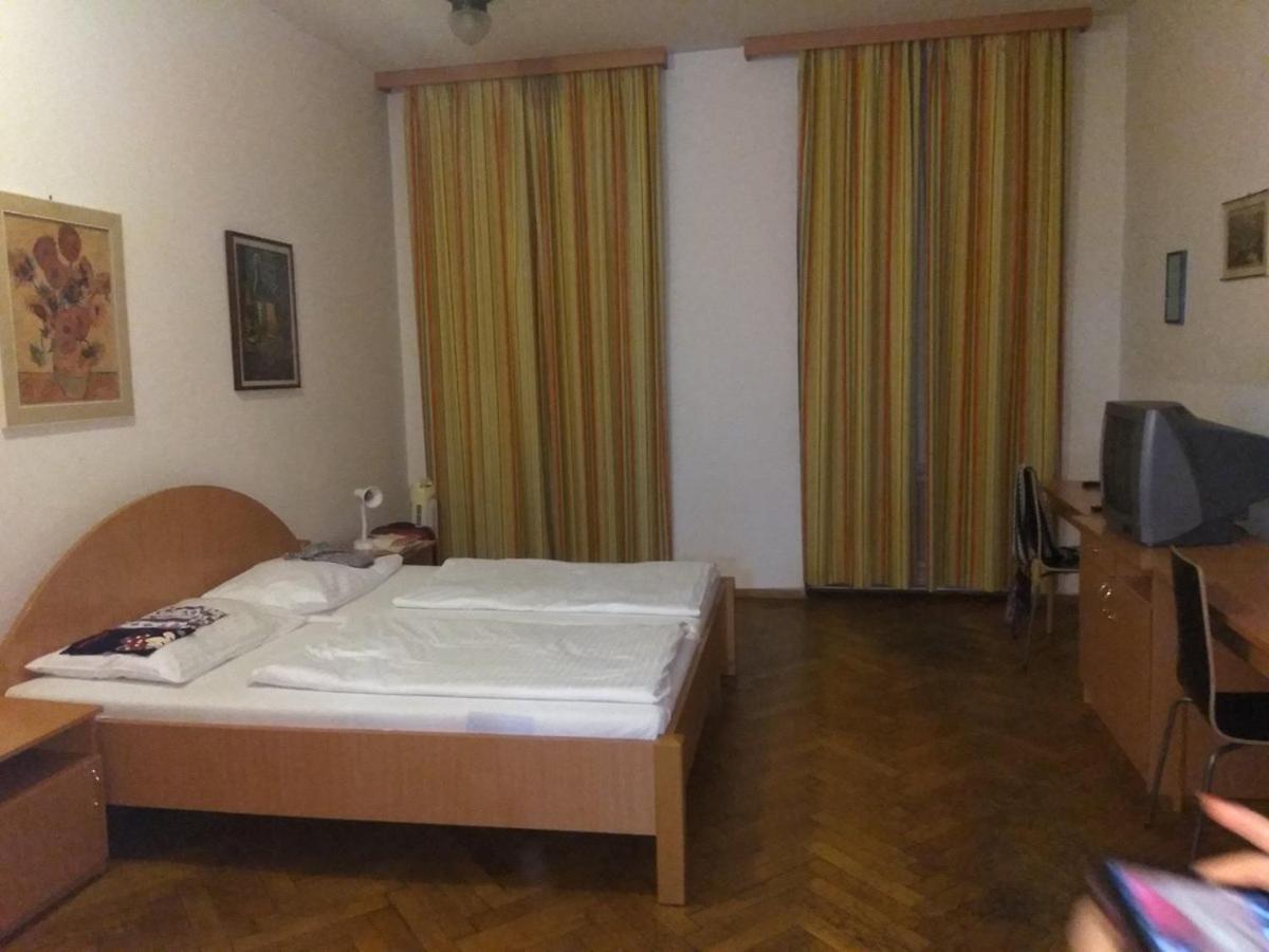 Suite Hotel 200M Zum Prater Viena Exterior foto