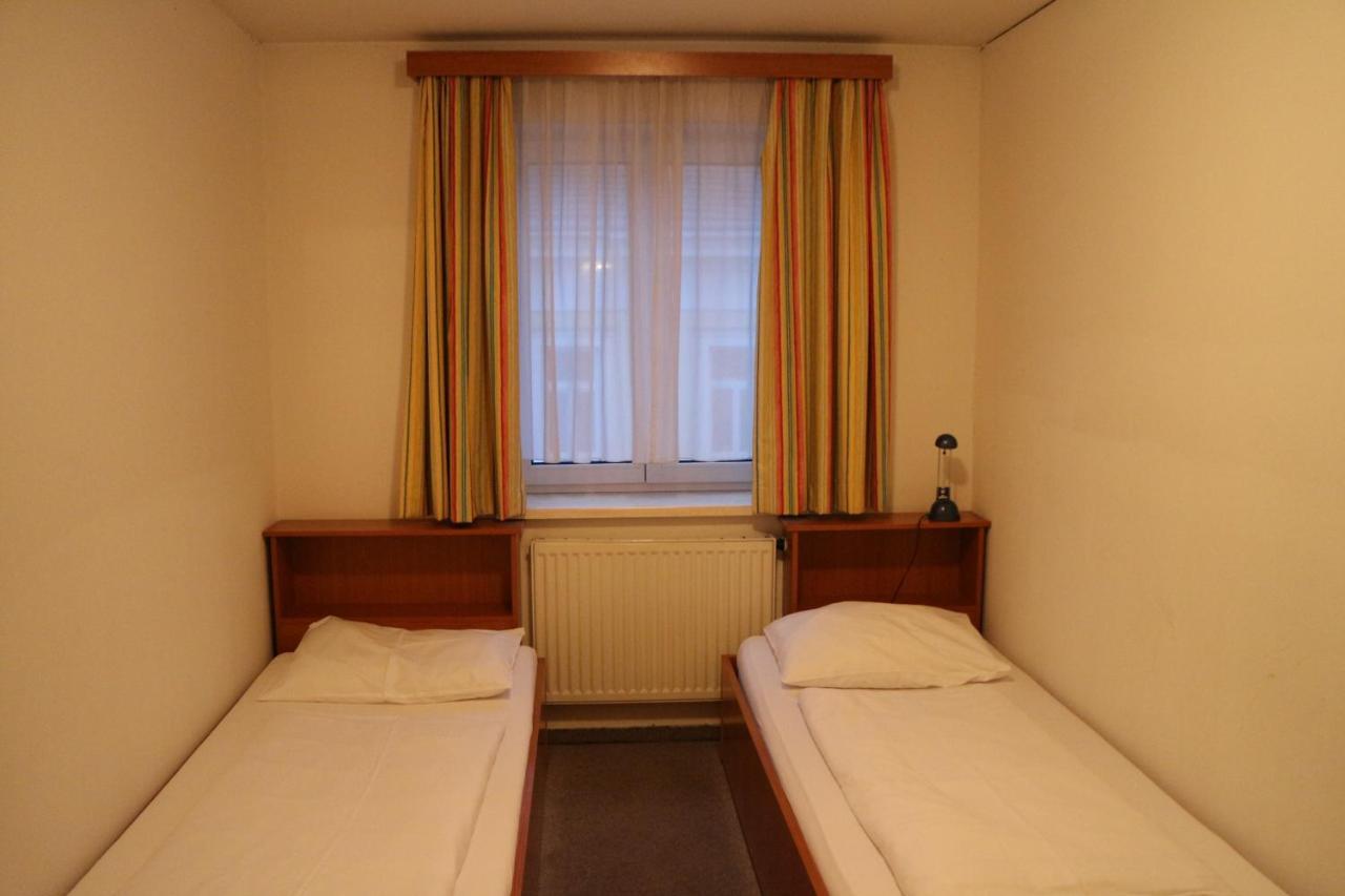 Suite Hotel 200M Zum Prater Viena Quarto foto